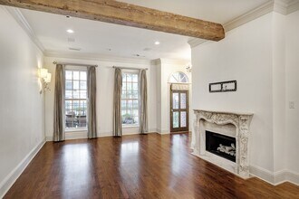 5124 Chevy Chase Dr in Houston, TX - Building Photo - Building Photo