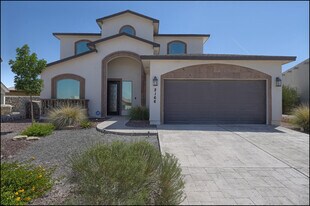 2166 Enchanted Crst Dr in El Paso, TX - Building Photo