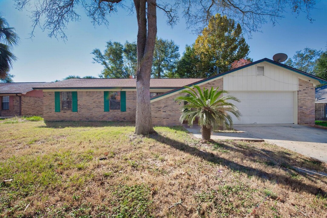 107 Campbell St in Crestview, FL - Building Photo