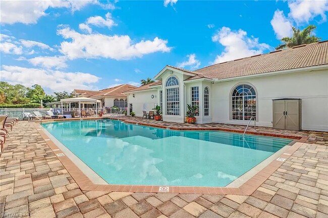 1405 Athol Way in Naples, FL - Foto de edificio - Building Photo