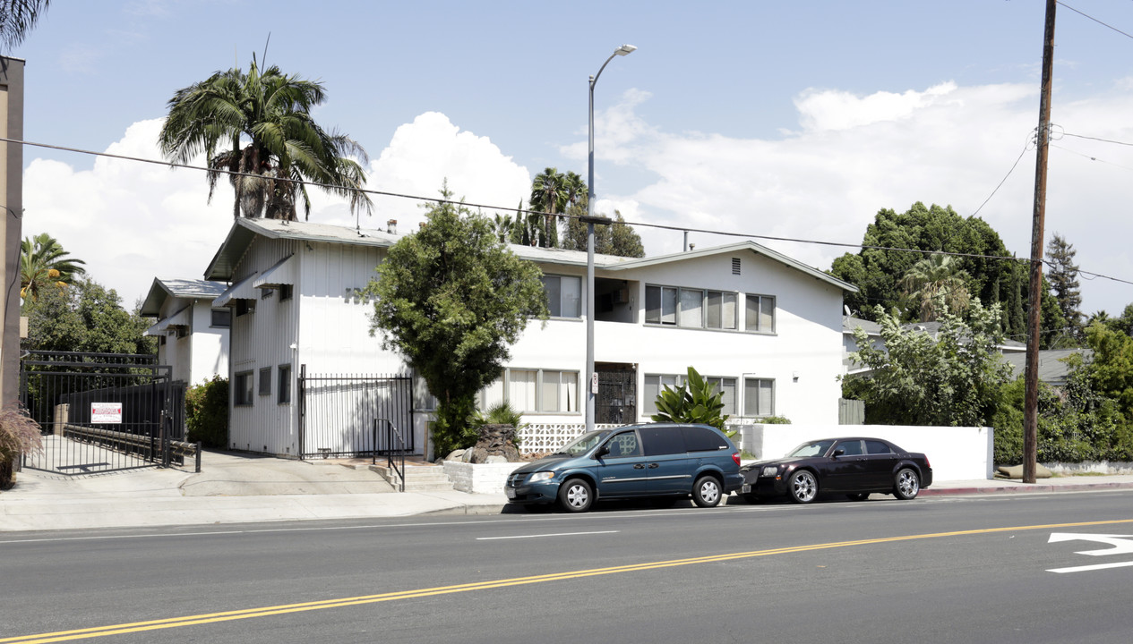 burbanks in Van Nuys, CA - Building Photo