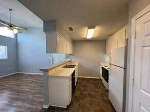 2310 W Hickory St in Denton, TX - Building Photo - Building Photo