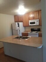 1512 N Garfield Ave, Unit 208
