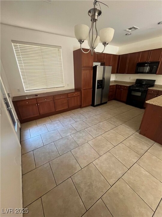 3745 Austell St in Las Vegas, NV - Foto de edificio