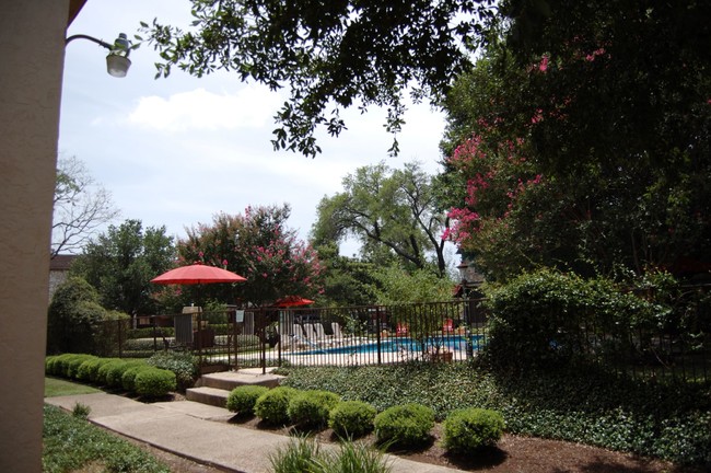 Wilshire Woods