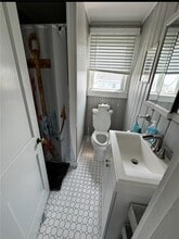 6 Guenther Ct in Narragansett, RI - Building Photo - Building Photo