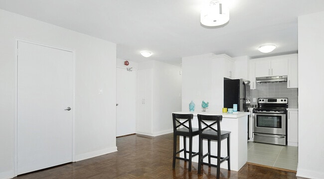 103 Avenue Rd in Toronto, ON - Building Photo - Building Photo