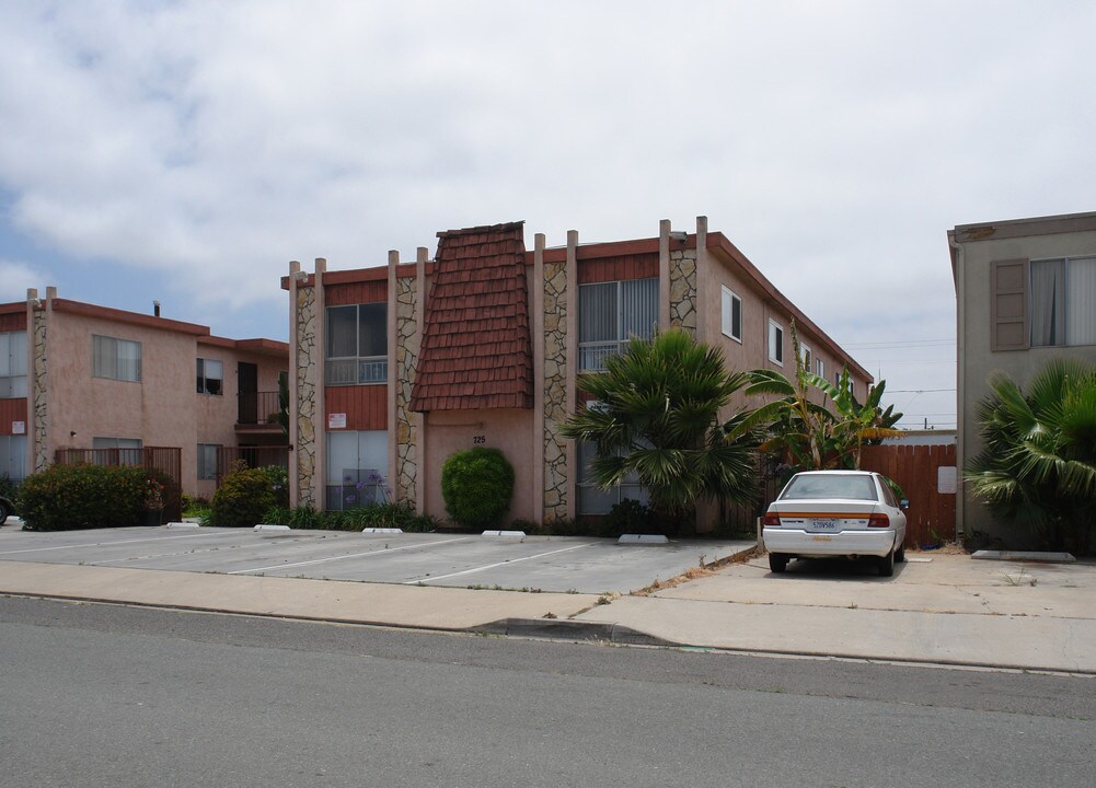 725 Boulevard Ave in Imperial Beach, CA - Building Photo