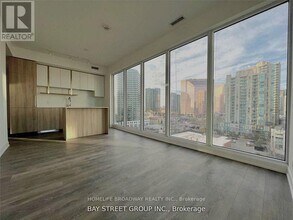 15 Holmes Ave in Toronto, ON - Building Photo - Building Photo