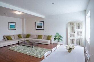 Pacific Crest Apartments in Tacoma, WA - Building Photo - Interior Photo