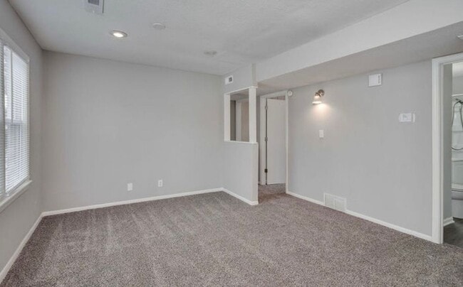 property at 4615 Freeman Ave