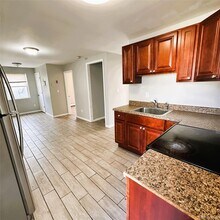 43 N Clinton St in Poughkeepsie, NY - Building Photo - Building Photo