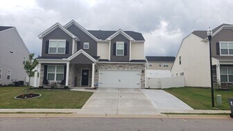 413 Marietta Ln in Duncan, SC - Building Photo