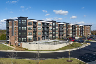 The View at Broadlands in Ashburn, VA - Foto de edificio - Building Photo