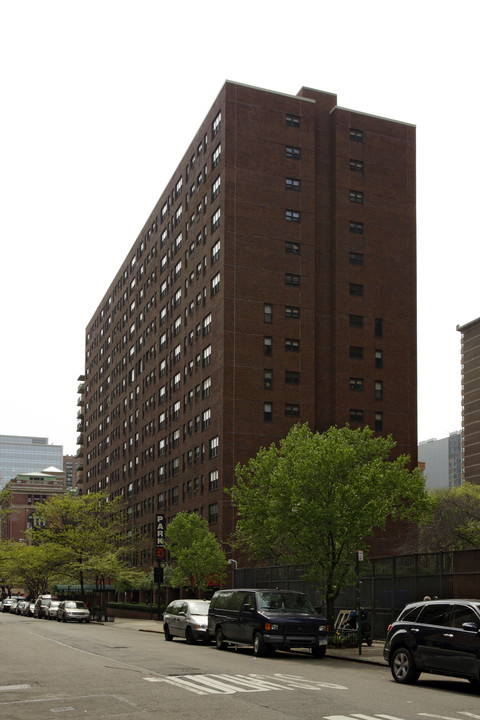 Renwick Gardens in New York, NY - Building Photo