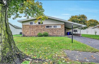 130 Hull Dr in York, PA - Building Photo - Building Photo