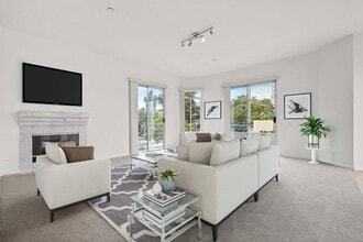 1325 Arizona Ave in Santa Monica, CA - Foto de edificio - Building Photo