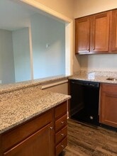 153 Thierman Ln in St Matthews, KY - Foto de edificio - Building Photo