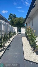 818 NE 14th Pl-Unit -2 in Fort Lauderdale, FL - Building Photo - Building Photo