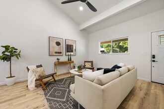 8237 Cabin Springs Ave in Las Vegas, NV - Building Photo - Building Photo