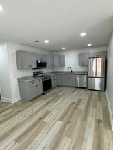 857 Elmdale Rd, Unit B in Paducah, KY - Foto de edificio - Building Photo