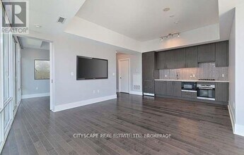 29-1029 Queens Quay E in Toronto, ON - Building Photo - Building Photo