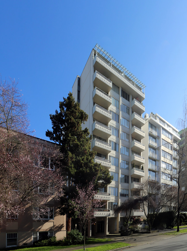 The Palasades in Vancouver, BC - Building Photo - Building Photo