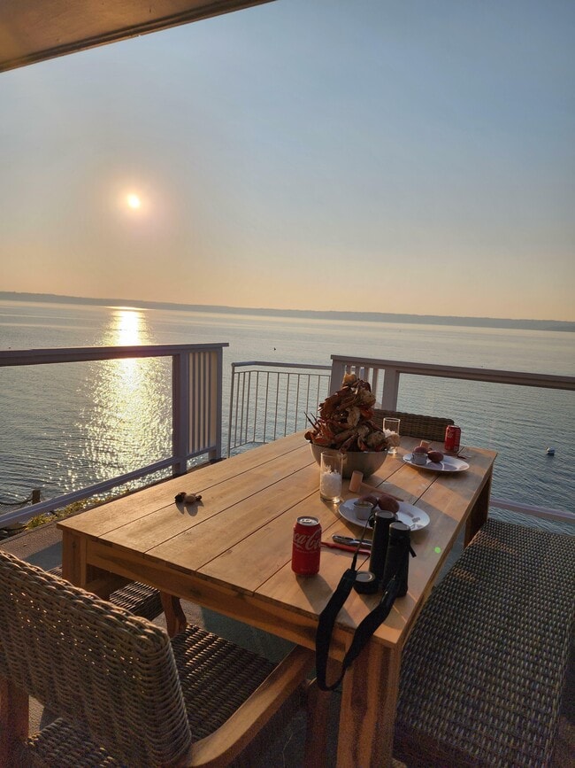 property at 19118 Soundview Dr NW