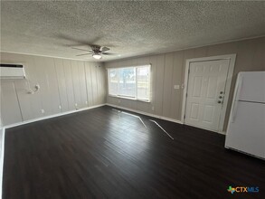 1484 W Klein Rd in New Braunfels, TX - Building Photo - Building Photo