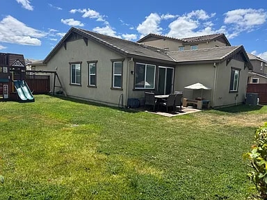2329 Middlebury Dr in Lathrop, CA - Building Photo - Building Photo