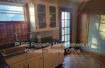 1635 SW Burnett Rd in Topeka, KS - Building Photo - Building Photo