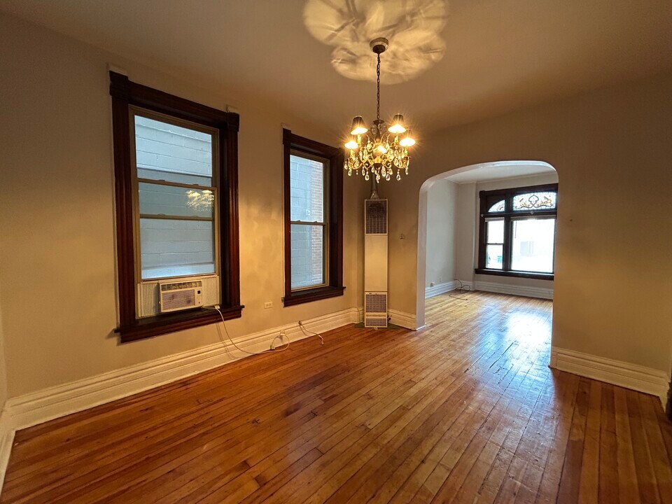 1013 N Winchester Ave, Unit 1 in Chicago, IL - Building Photo