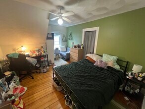 35 Cameron Ave, Unit 2 in Somerville, MA - Foto de edificio - Building Photo