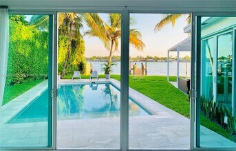 1360 Stillwater Dr in Miami Beach, FL - Building Photo - Building Photo