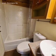 6905 Bradner Rd in Abbotsford, BC - Building Photo - Building Photo