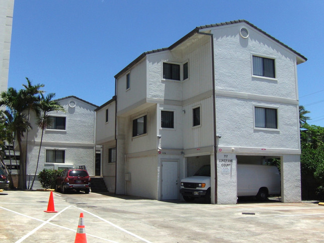 717 Lukepane Ave in Honolulu, HI - Foto de edificio - Building Photo