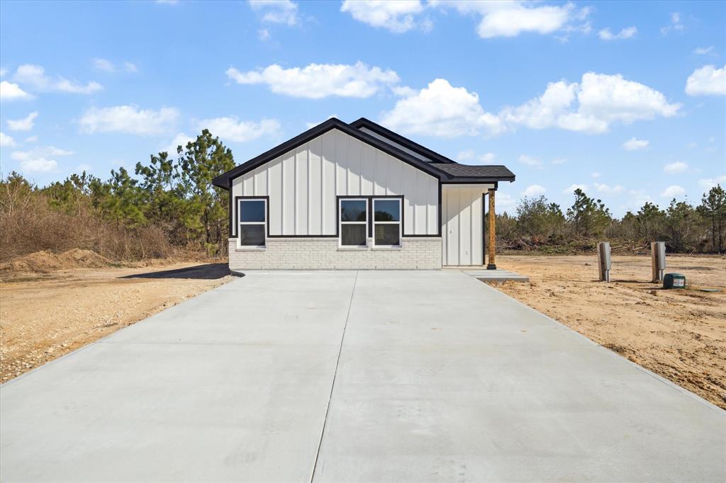 6416 Rd 5503 in Cleveland, TX - Building Photo