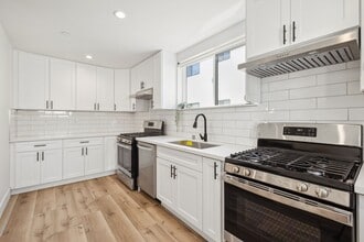 3437 S Catalina St in Los Angeles, CA - Building Photo - Building Photo