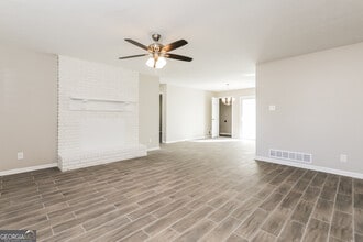 219 Deerfield Dr in Jonesboro, GA - Building Photo - Building Photo