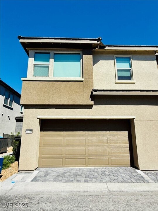 11418 Ethereal Lndg Ave in Las Vegas, NV - Building Photo