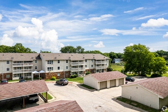 Lakeview II Apartments in Kansas City, MO - Building Photo - Building Photo