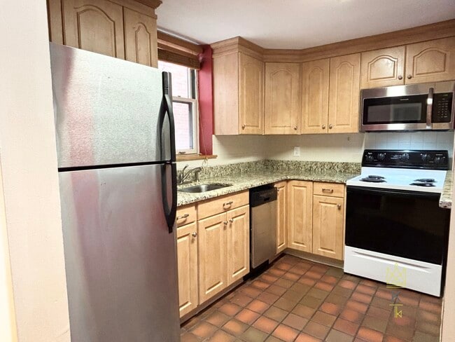 property at 96 Gainsborough St