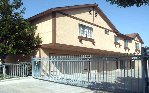 7502 9th St in Buena Park, CA - Building Photo