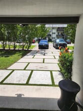 2349 NE 173rd St in North Miami Beach, FL - Building Photo - Building Photo