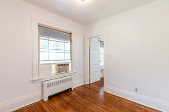 4412 Erie Ave in Cincinnati, OH - Building Photo - Building Photo