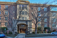 400 N Main St in Greenville, SC - Foto de edificio - Building Photo