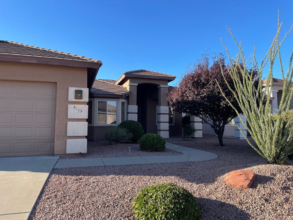 5015 E Somerset Dr in Cornville, AZ - Building Photo