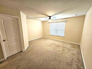 5115 Bay Isle Cir in Clearwater, FL - Building Photo - Building Photo