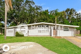 3521 Schwalbe Dr in Sarasota, FL - Building Photo