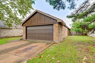17435 Glenmorris Dr in Houston, TX - Building Photo - Building Photo